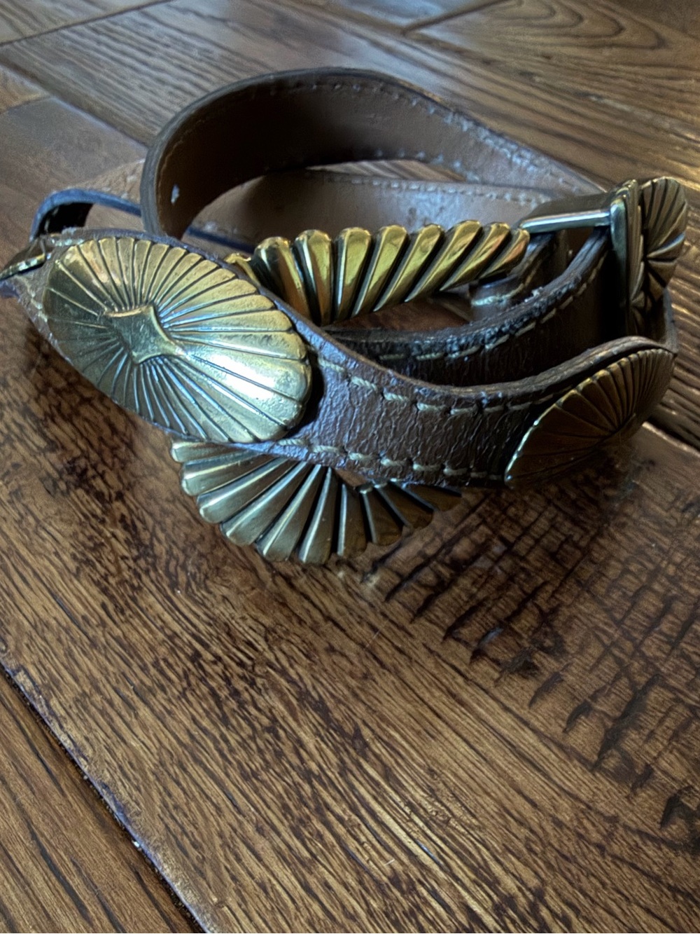 VTG Women’s Brown Leather Belt with Gold Conchos Size Small - Picture 2 of 9